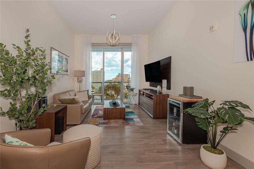 Primary Photo - 777 N Ocean Dr