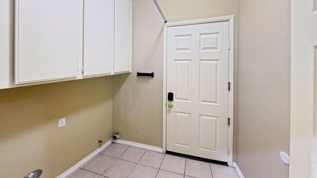 Building Photo - Welcome to your next dream home in Corona!