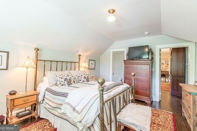 Building Photo - 1878 Cambridge Ave