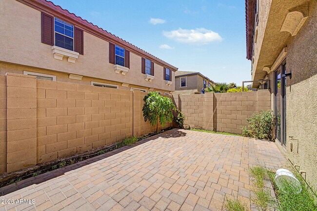 Building Photo - 1432 N 80th Dr