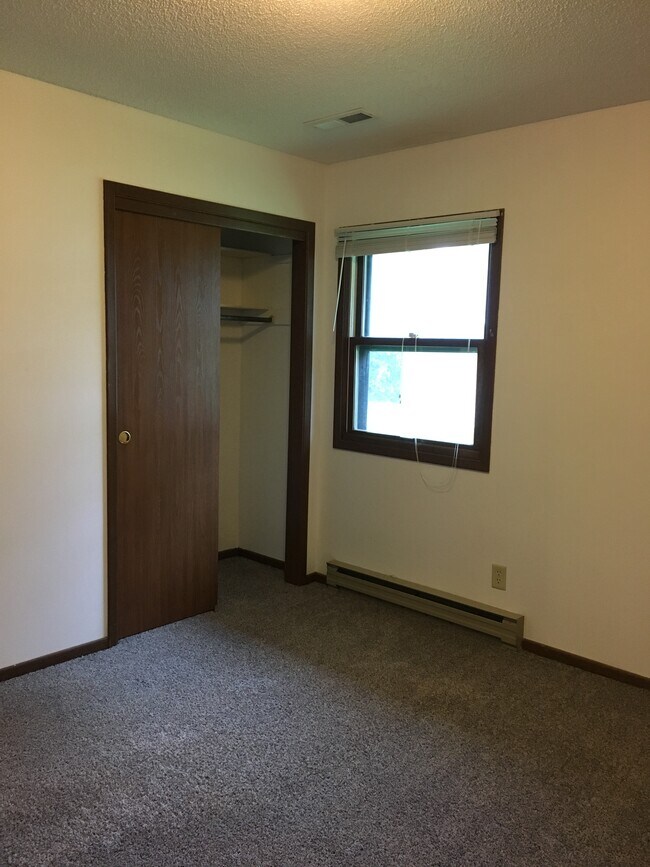 Building Photo - 207 W Mill St