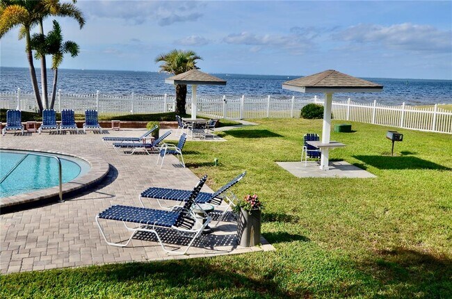 Building Photo - 814 Bahia Del Sol Dr