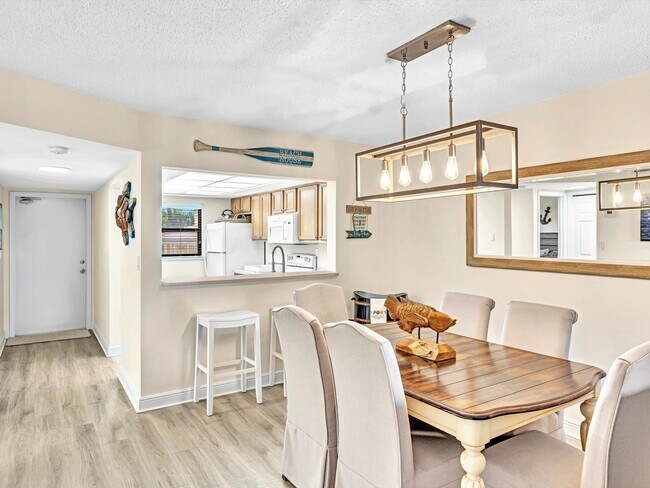 Building Photo - 10310 S Ocean Dr