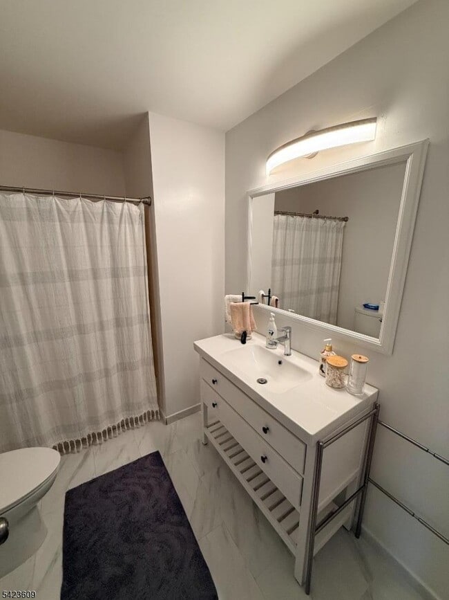 Building Photo - 22 Castle Ridge Dr