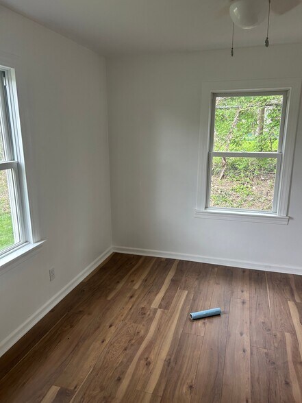 Building Photo - 12605 Johnson Dr