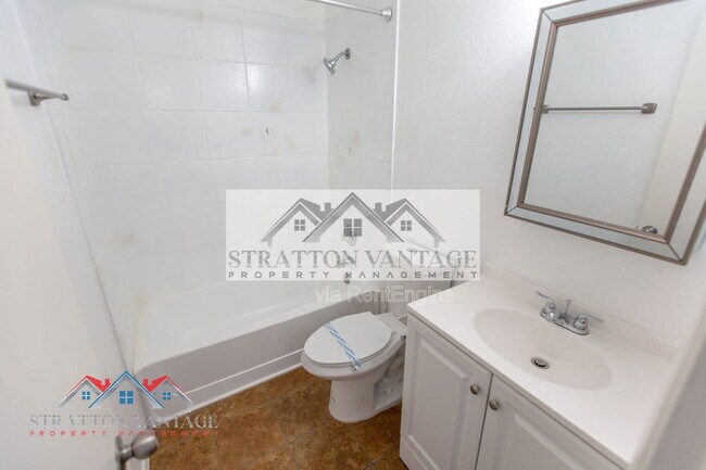 Building Photo - 3120 N 67th Ln