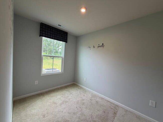 Building Photo - 205 Tormore Dr
