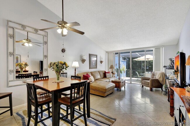 Building Photo - 716 Ocean Dunes Cir
