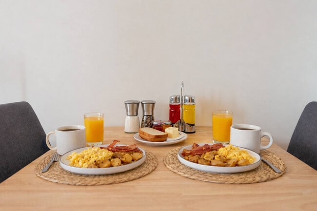 Building Photo - 225 N Miami Ave