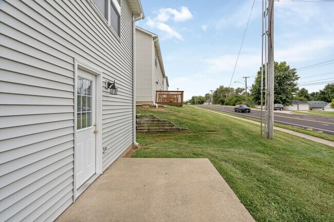 Building Photo - 3503 La Mesa Dr