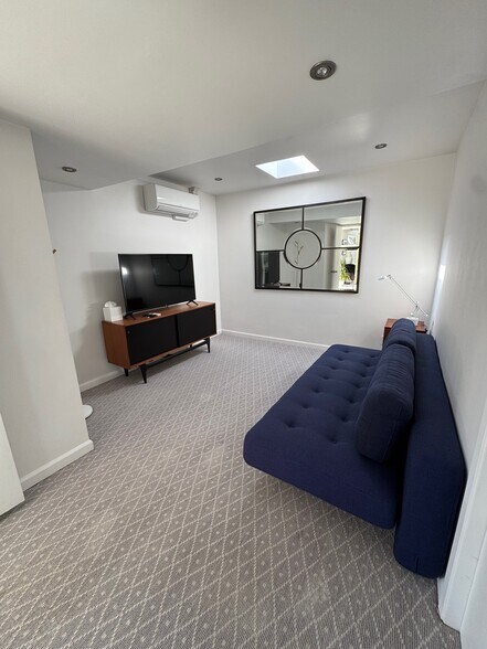 Building Photo - 193 W Merito Pl