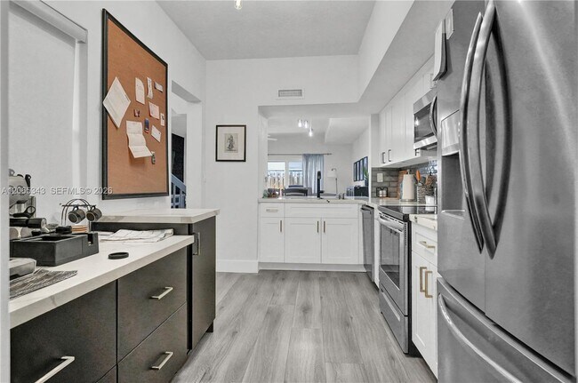 Building Photo - 11838 SW 99th St