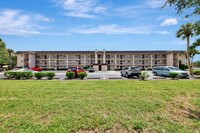 Building Photo - BEAULTIFUL 1 BEDROOM, 1 BATHROOM CONDO LOC...