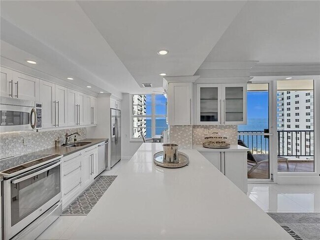 Building Photo - 4280 Galt Ocean Dr