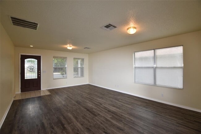 Building Photo - 9707 Copper Creek Dr