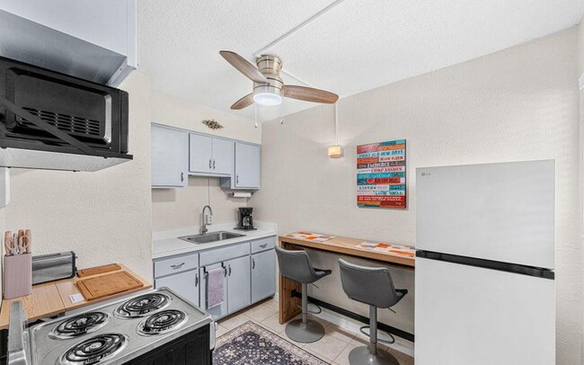 Building Photo - 211 Circle Dr