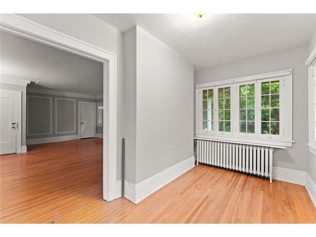 Building Photo - 1501 Summit Ave