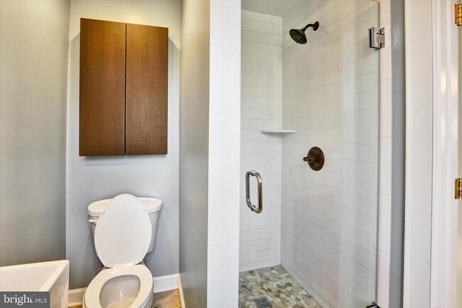 Building Photo - 722 Genessee St