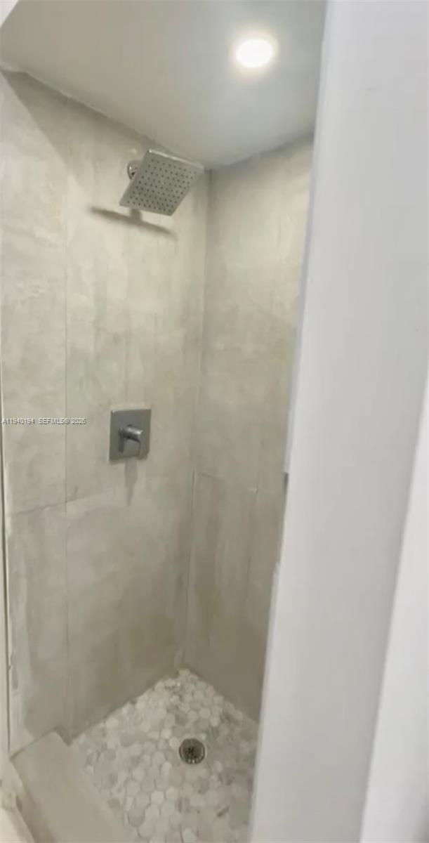 Building Photo - 1332 NE 177th St