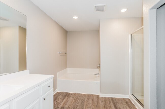 Building Photo - 26119 Hals Dr