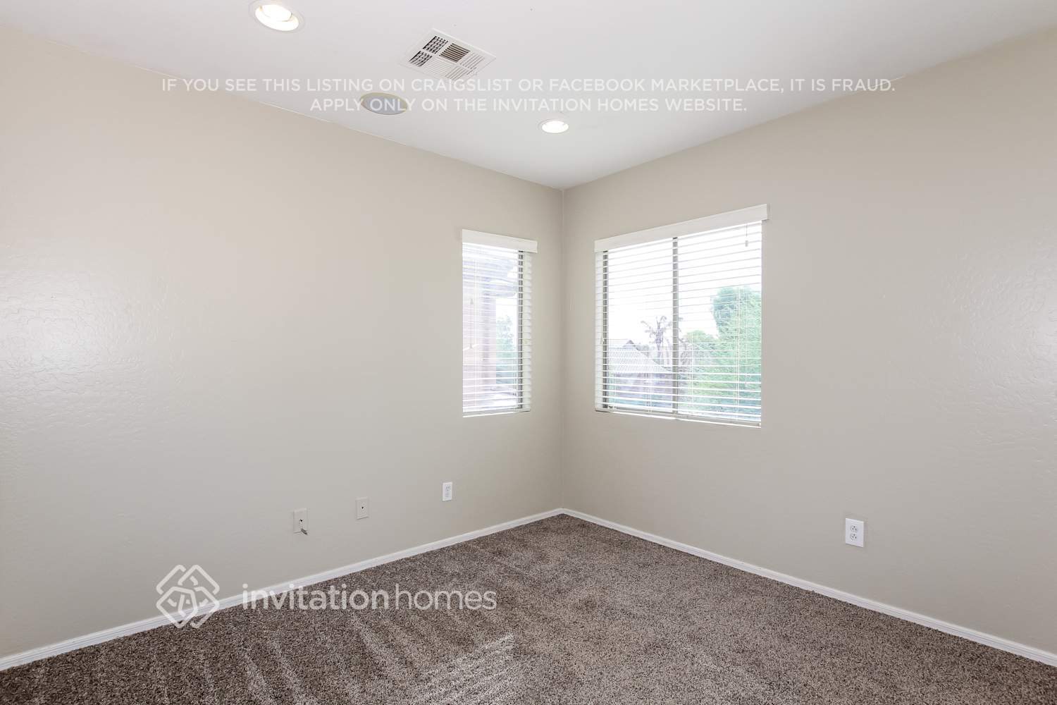 Building Photo - 1733 S 156th Ave