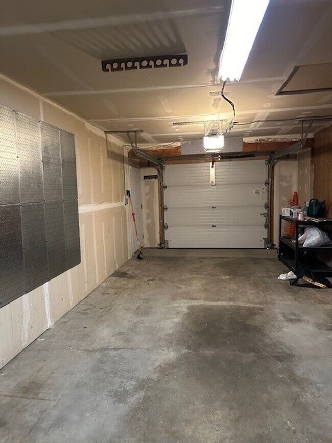 Building Photo - PRICE DROP!!!  The Perfect Family Home! La...