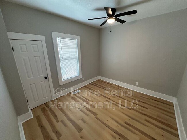 Building Photo - 4010 S Benton Ave