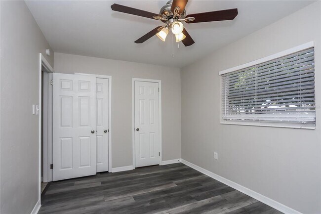 Building Photo - 2145 68th Ave S