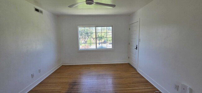 Building Photo - 808 E 300 S