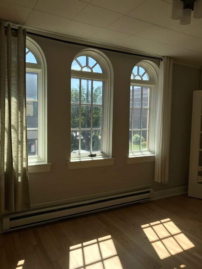 Building Photo - C17  Honeybee Bldg  MDB III