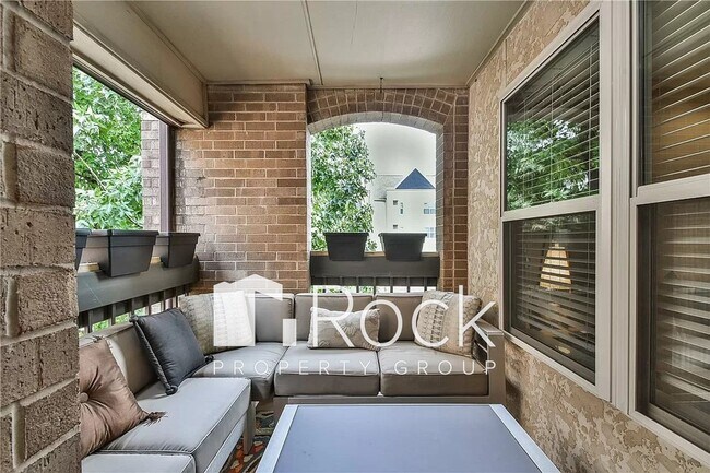 Building Photo - Urban Living in Downtown OKC - 3 Bedrooms/2 Bathrooms
