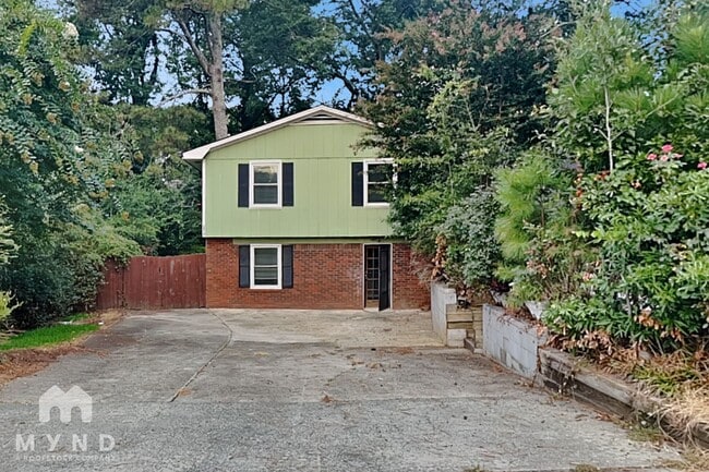 Building Photo - 2559 Park Dr
