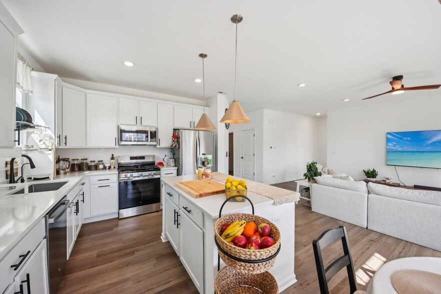 Building Photo - 714 Alberta Ave