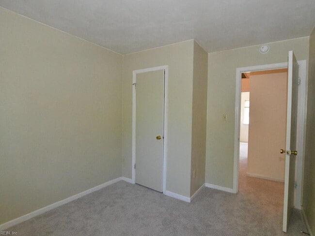 Building Photo - HILLTOP AREA FOR RENT!