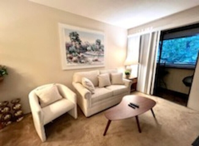 Building Photo - 685 N Ashurst Ct