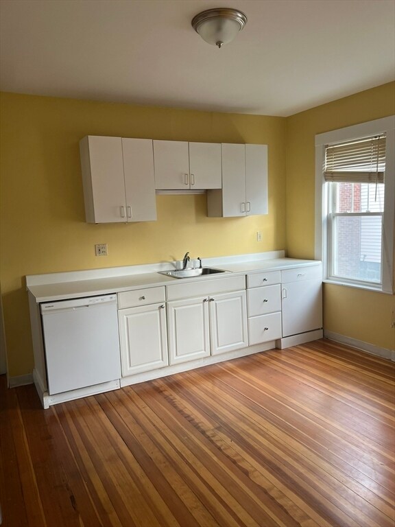Building Photo - 111 E Elm Ave