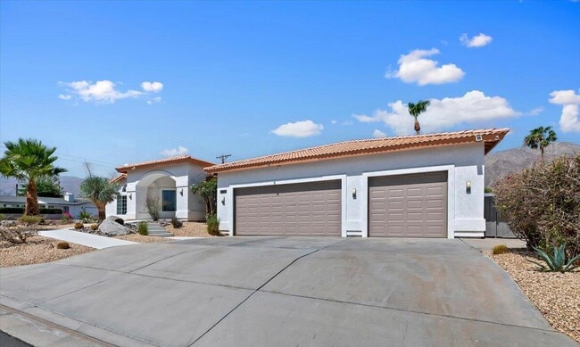 Building Photo - 53245 Avenida Martinez