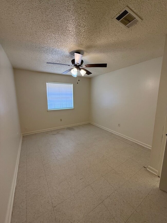 Building Photo - 8714 GSRI Ave