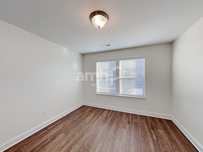 Building Photo - 1130 Bentley Pk Dr