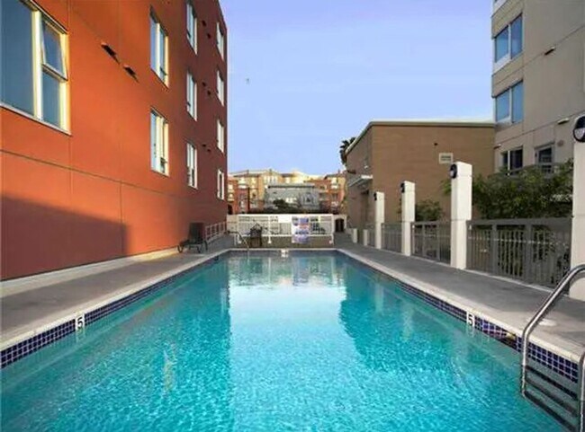 Building Photo - Gorgeous Condo with Amazing Views in La Vi...