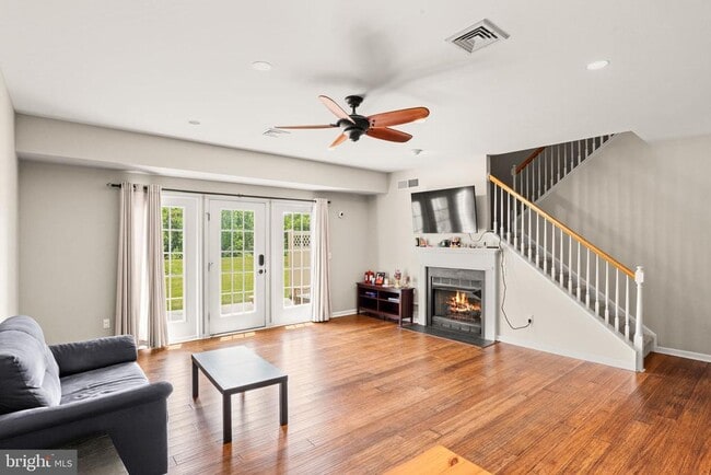 Building Photo - 2080 Deer Run Dr