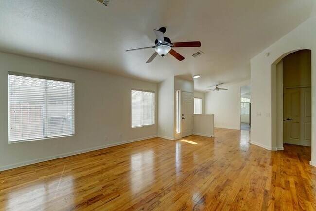 Building Photo - READY TO VIEW NOW! Stunning 3 Bed 2 Bath H...