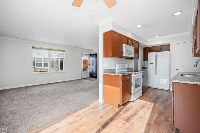 Building Photo - 24692 N Meadow Dr