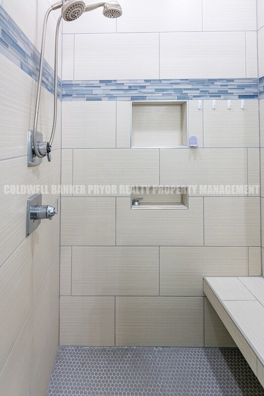 Building Photo - 9618 Shooting Star Cir