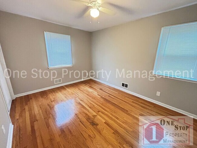 Building Photo - Charming 3-Bedroom Home with Big Backyard ...