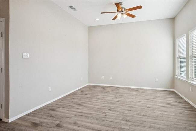 Building Photo - 516 Wood Dr