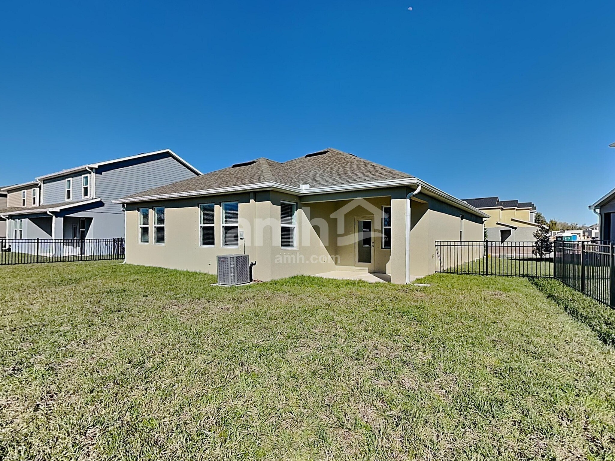 Building Photo - 16438 Cheyanne Ct