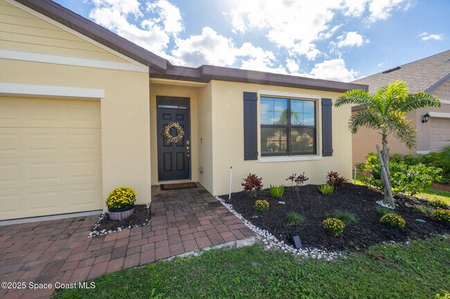 Building Photo - 1854 Capital Dr