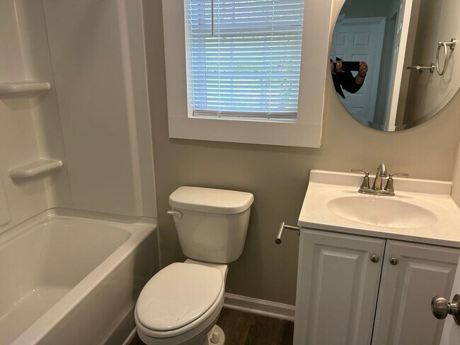 Building Photo - 412 W Twenty-Seventh St