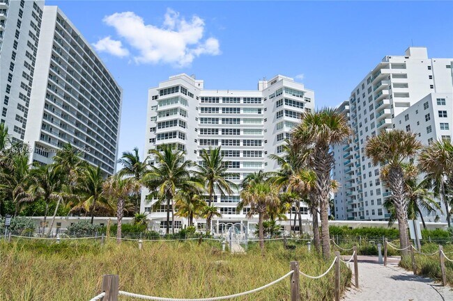 Building Photo - 4925 Collins Ave